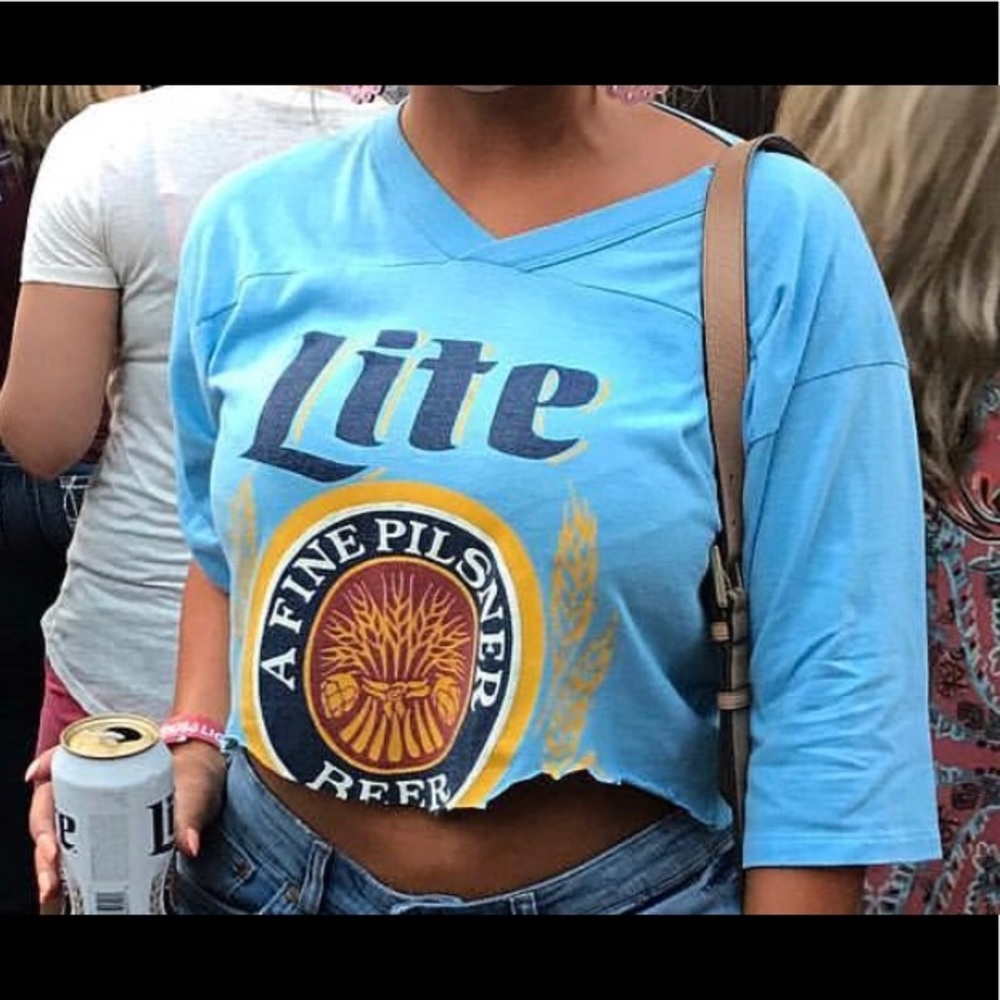 ISO: vintage blue miller light T-shirt